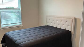 3 soverom, strykejern/-brett, wi-fi og sengetøy