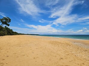 Plage, sable blanc, serviettes de plage