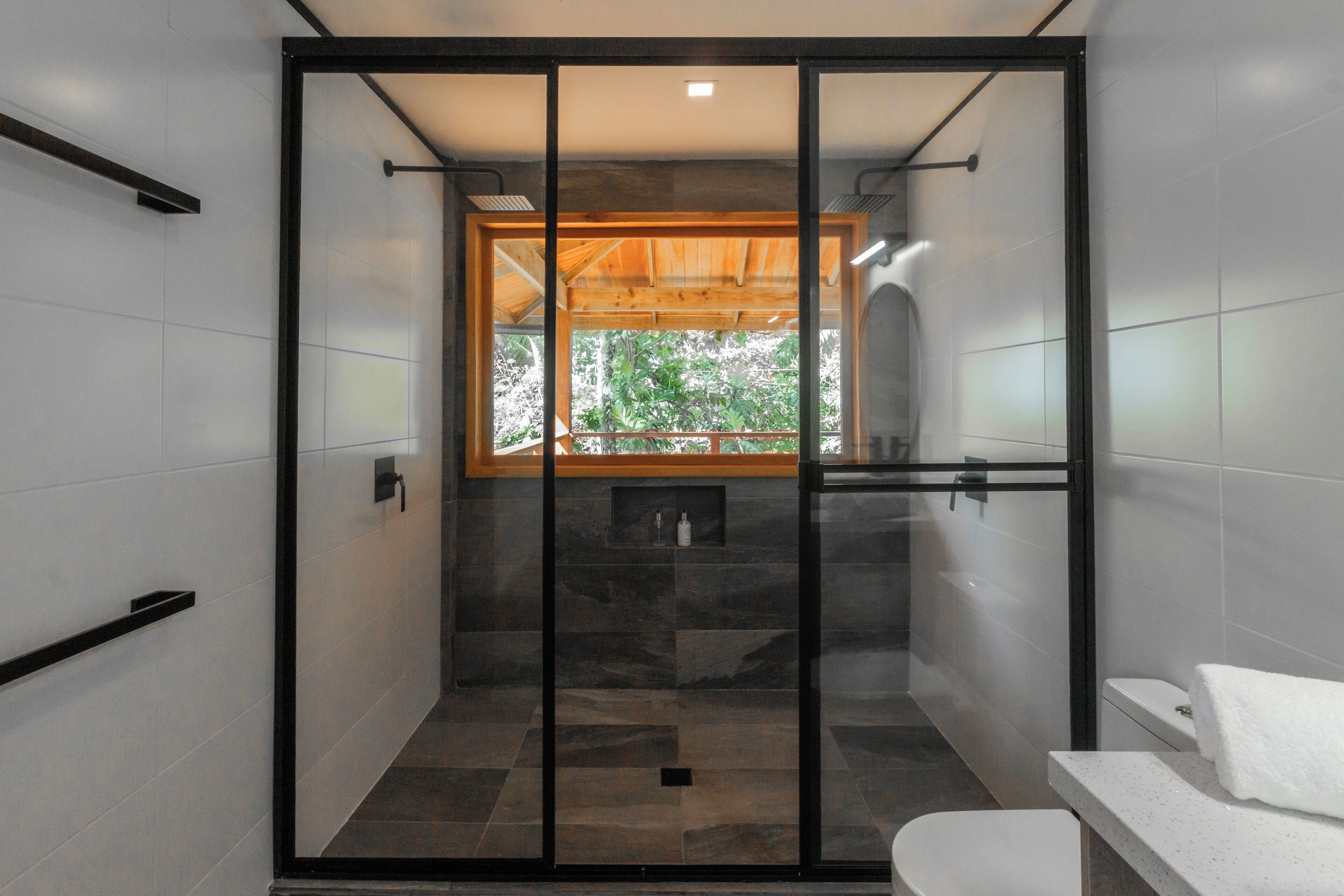 Superior Suite, Garden View | Bathroom