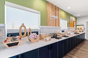 Free daily continental breakfast