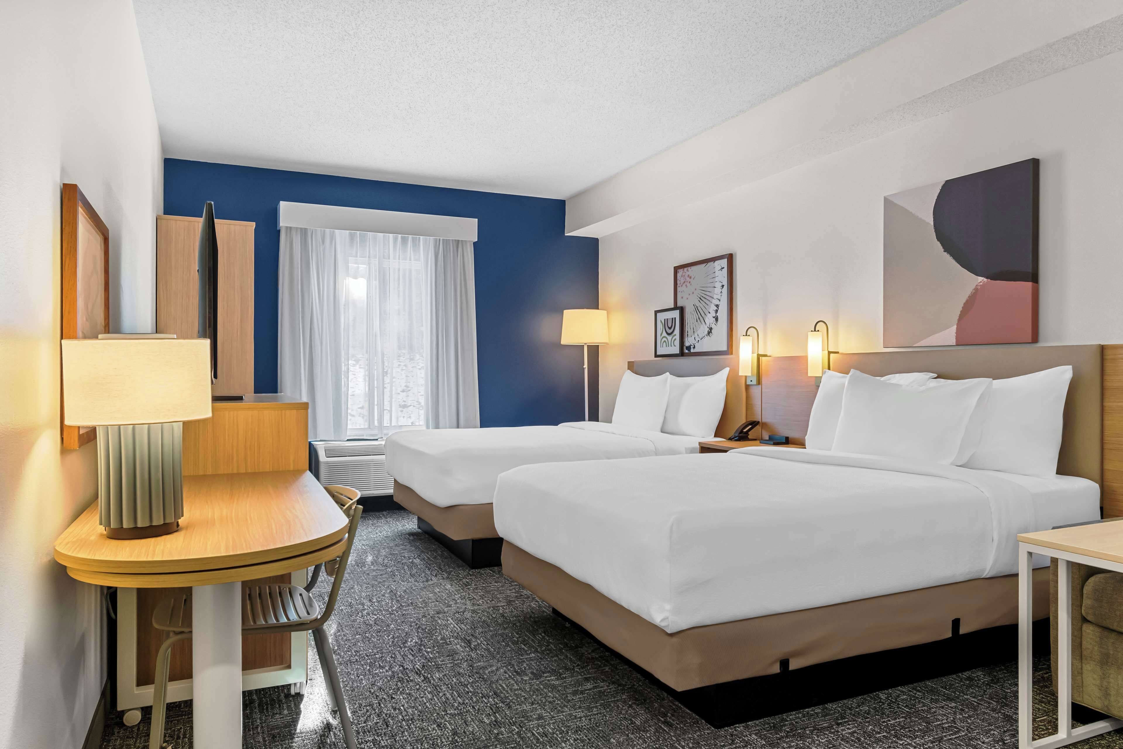 經濟客房, 多張床 | 高級寢具、獨特裝潢、布置獨特、書桌