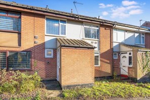 Exterior - New! 4BR in Stafford Place (County Durham)