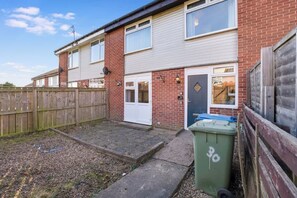 Property grounds - New! 4BR in Stafford Place (County Durham)