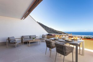 Outdoor dining - Home2Book Costa Adeje Escape & Pool, Only Adults (Adeje)