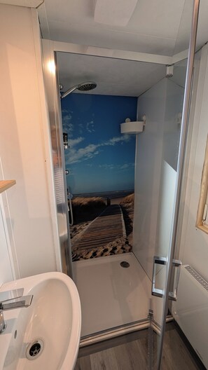 Dusj og toalettpapir