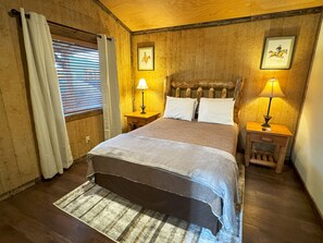 2 slaapkamers, een strijkplank/strijkijzer, gratis wifi, beddengoed