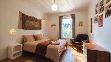 3 bedrooms, WiFi, bed sheets