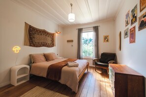 3 多间卧室、WiFi、床单