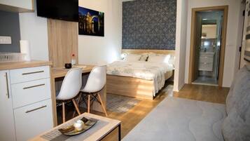 Klassiek appartement, uitzicht op zwembad | 1 slaapkamer, geluiddichte muren, gratis wifi