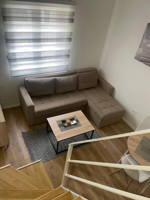 Deluxe Apartment, Courtyard View | Living area | Flat-screen TV, stereo - Villa Diamond (Mostar)