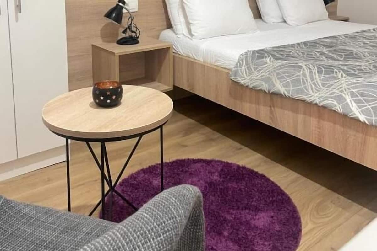 Deluxe Apartment, Courtyard View | 1 bedroom, soundproofing, free WiFi