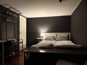 1 bedroom, desk, iron/ironing board, WiFi