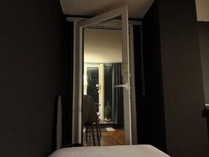 1 bedroom, desk, iron/ironing board, WiFi - Charming large room -BnB- with balcony in wonderful Stavanger Center  (Rogaland)