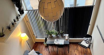 Charming large room -BnB- with balcony in wonderful Stavanger Center