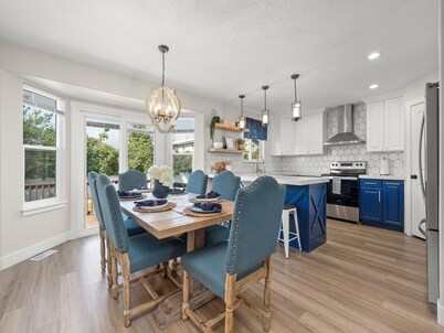 The Comfy Rambler- 6 bd 3 bath House