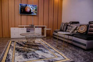 Familie appartement, balkon, uitzicht op de stad | Woonruimte