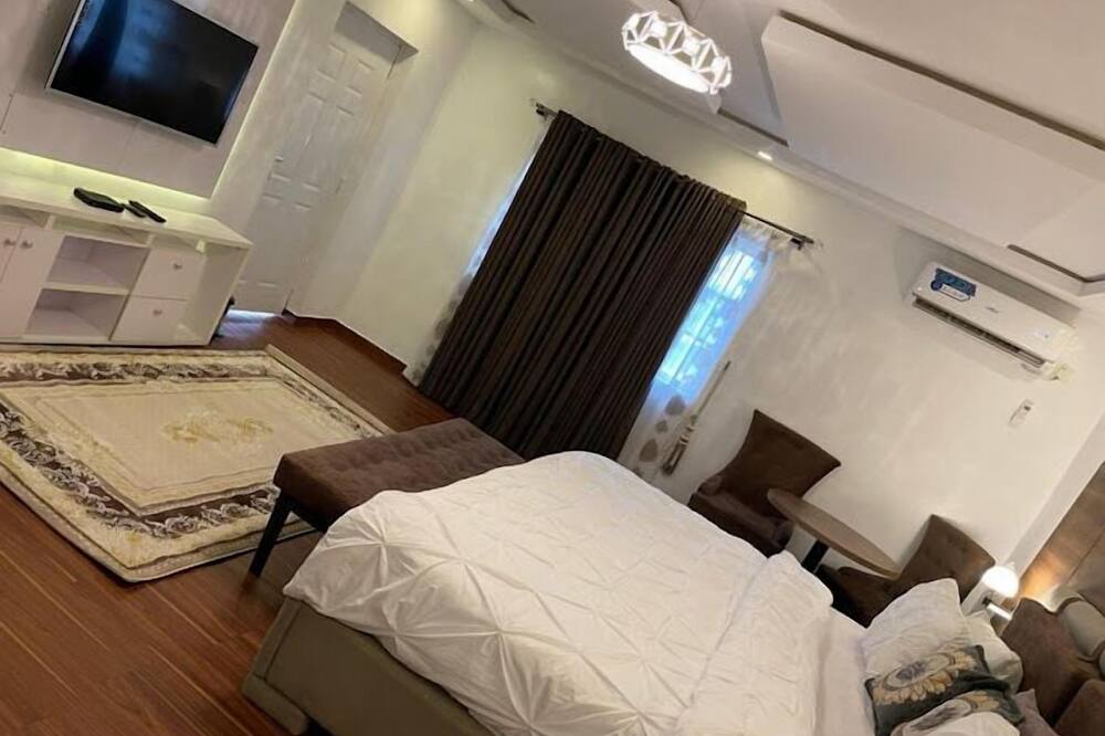Mega Pavilion Suite and Apartment