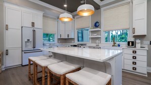 Coffee/tea maker, fridge, microwave, oven - 4 Bed/3.5 Bath! Pool! Amenity access included! Golf Course Views! (Seabrook Island)