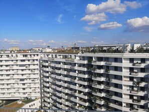 Exterior - Spacious + quiet 65m2 Apartment Balcony, Terrace, Swimming Pool, fully furnished (Wien)