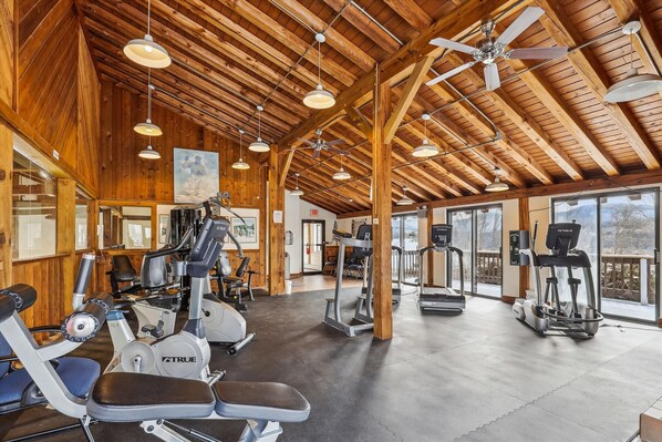 Fitness facility - First Chair: 2 br with resort pool, hot tub, sauna & gym in great location! (Stowe)