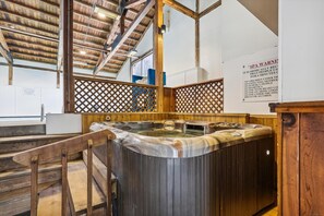 Interior - First Chair: 2 br with resort pool, hot tub, sauna & gym in great location! (Stowe)