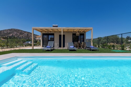 Elegant house with Private Pool