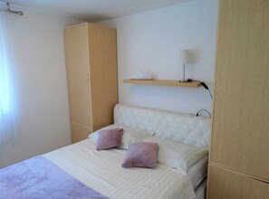 2 habitaciones, acceso a internet y ropa de cama