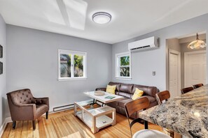 Interior - The Grand Mare Trifecta | Luxury | Sleeps 19 (Saratoga Springs)