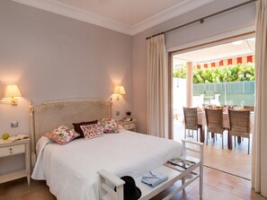 4 chambres, fer et planche à repasser, Wi-Fi gratuit, draps fournis