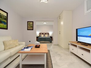 4 camere, una cassaforte in camera, ferro/asse da stiro, Wi-Fi gratuito