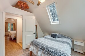 3 makuuhuonetta, silitysrauta/-lauta, internet, vuodevaatteet