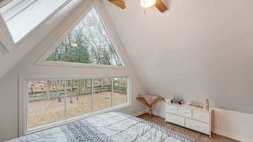3 bedrooms, iron/ironing board, Internet, bed sheets