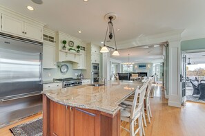 Fridge, microwave, stovetop, dishwasher - Groton Home < 1 Mi to Beach on Long Island Sound! (Groton)