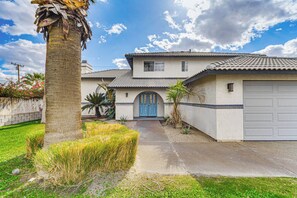 Exterior - Private Pool & Hot Tub: Cathedral City Getaway! (Cathedral City)