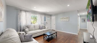 Charming Upper Home Cozy & Relaxing Retreat
