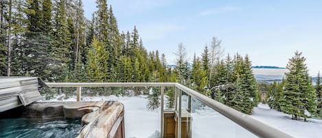 Deluxe Townhome, Mountain View | Private spa tub
