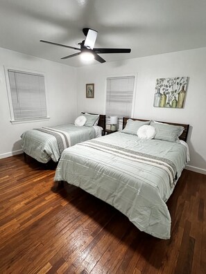 3 bedrooms, iron/ironing board, WiFi, bed sheets