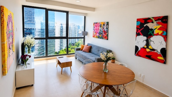 Smart TV - FIFA World Cup Stylish High-Rise Escape: Pool, Hot Tub & Cinema, King-Size Bed and High-Speed WiFi. (Ciudad de México)