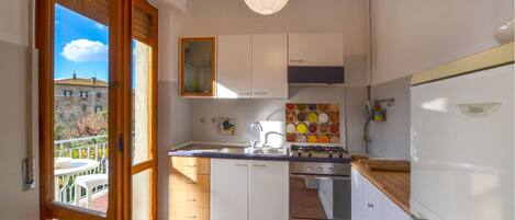 Frigorifero, piano cottura