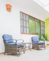 Deluxe Studio, Tower | Living area | 50-inch Smart TV with digital channels, Netflix, streaming services