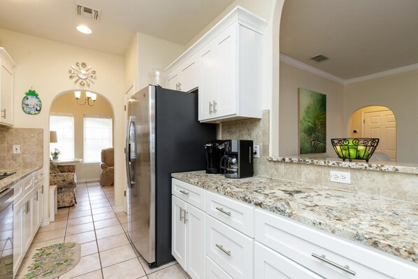 Interior - Island Paradise Waterfront 4/2 Private Pool & Hot Tub (Corpus Christi)