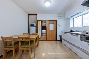 Unclassified image, 2 of 16, button