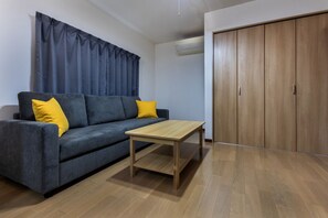 TV - Kaori  |  香 (Osaka)