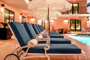 Udendørs pool