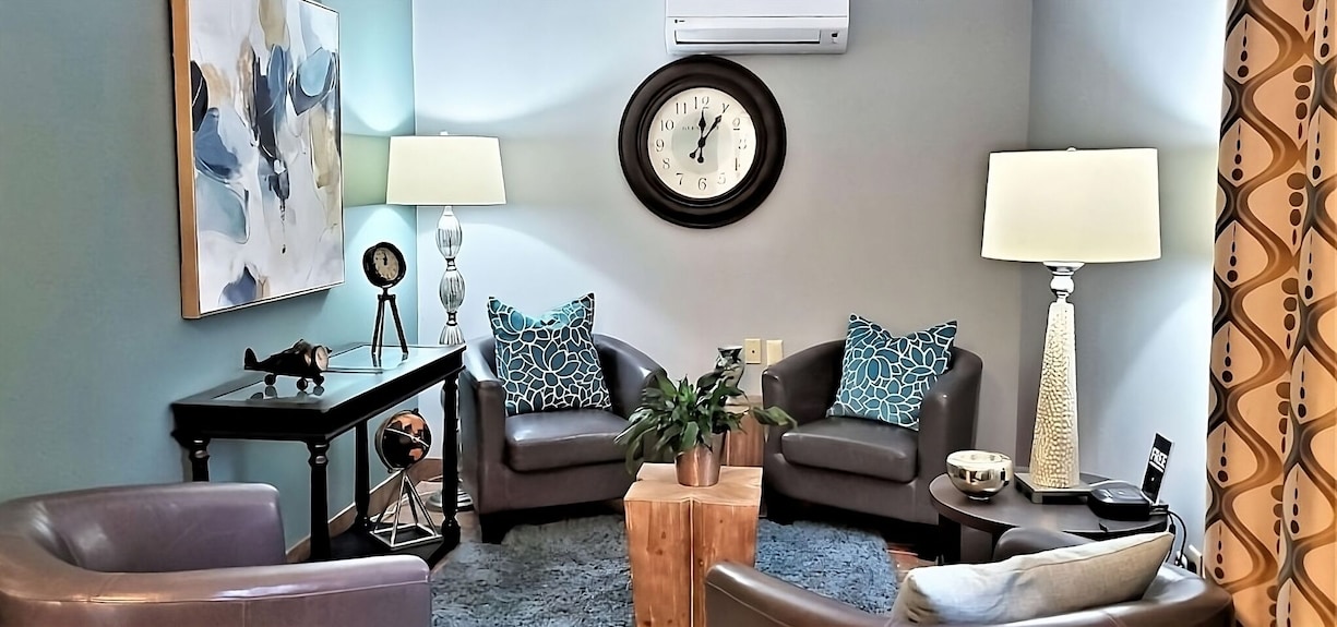 Spacious 1br Suite W/ Kitchenette Ideal For Family Trip - Pets Welcome! - Rockaway, NJ