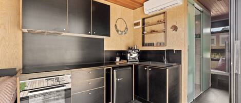 Oven, stovetop, coffee/tea maker
