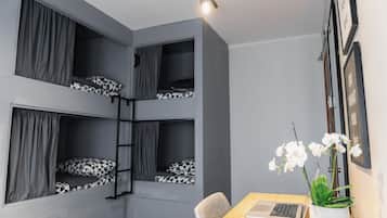 Room, Women only, Shared Bathroom | 5 bedrooms, individually furnished, free WiFi