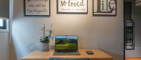 Habitación, dormitorio mixto | Wifi gratis, muebles diferentes y ropa de cama