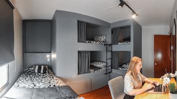 Kamer, alleen vrouwen, gemeenschappelijke badkamer | 5 slaapkamers, individueel gemeubileerd, gratis wifi