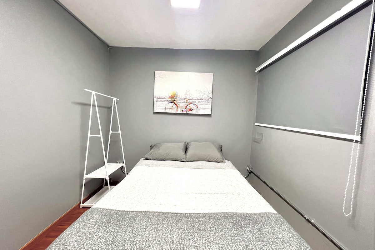 Kahden hengen comfort-huone | 5 makuuhuonetta, yksilöllisesti kalustettu, ilmainen Wi-Fi